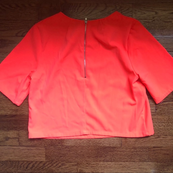 Adorable Neon Crop 🔥 - Picture 3 of 3